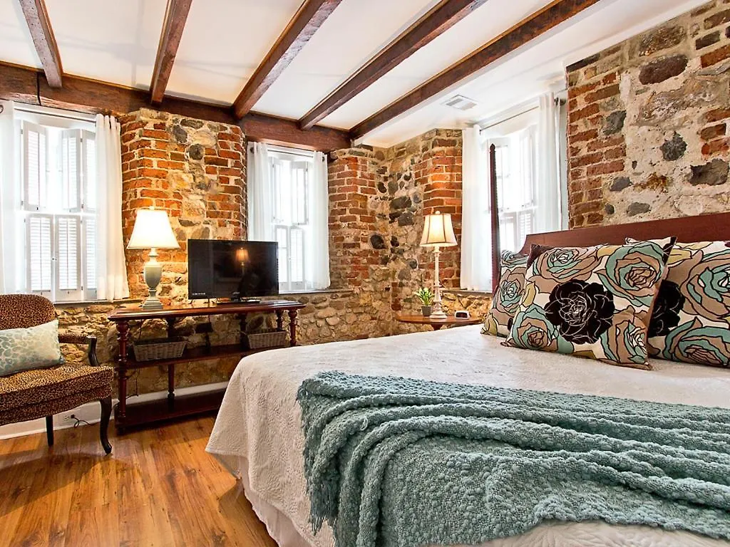 Habersham 1 Apartment Savannah 0*,